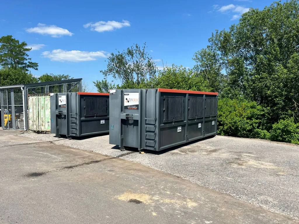 Dépose d'une benne 354